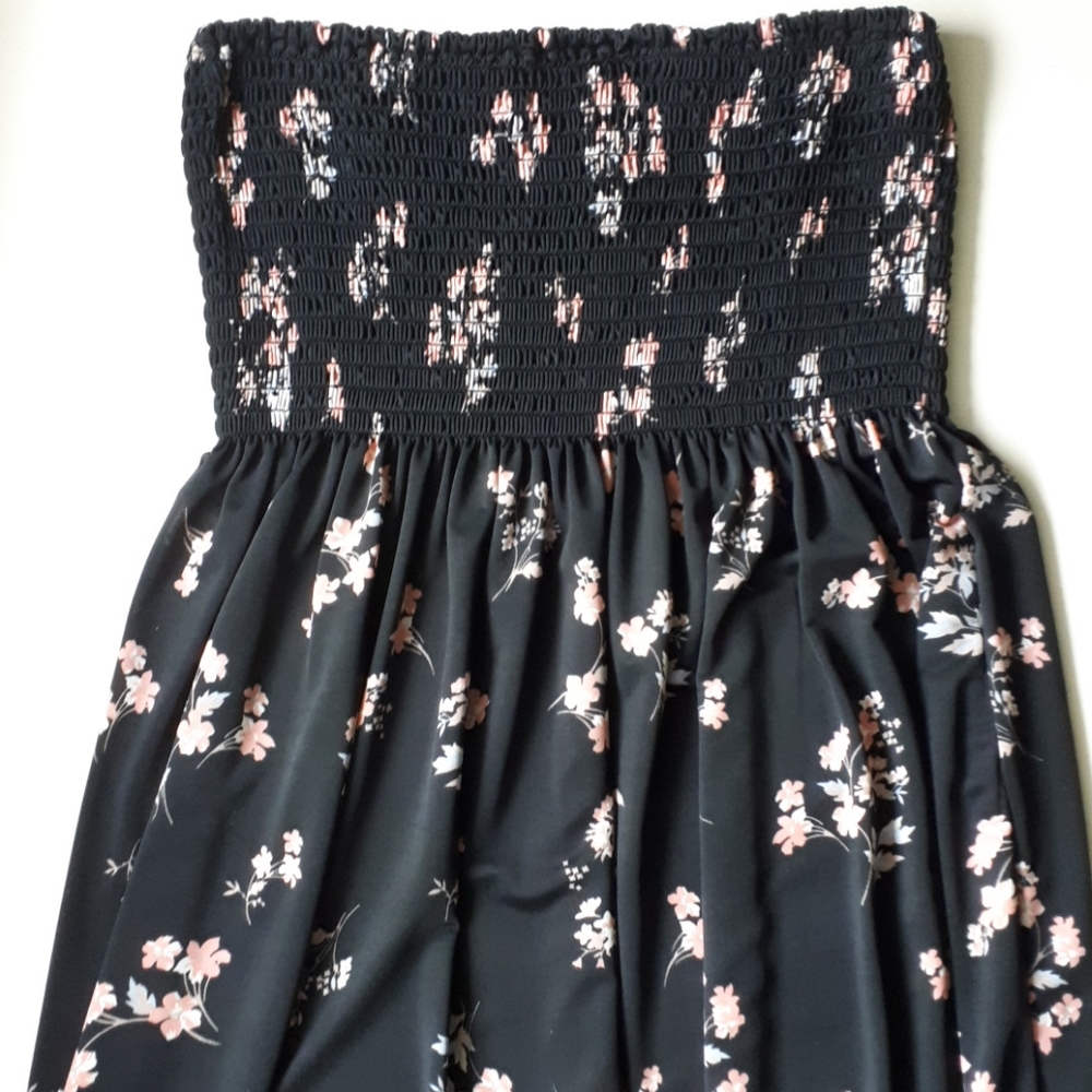 3 for 15 👡 Black floral strapless dress